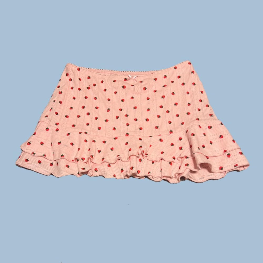 Out From Under Sleepless Nights
Pointelle Mini Skort Pink Strawberry NWOT